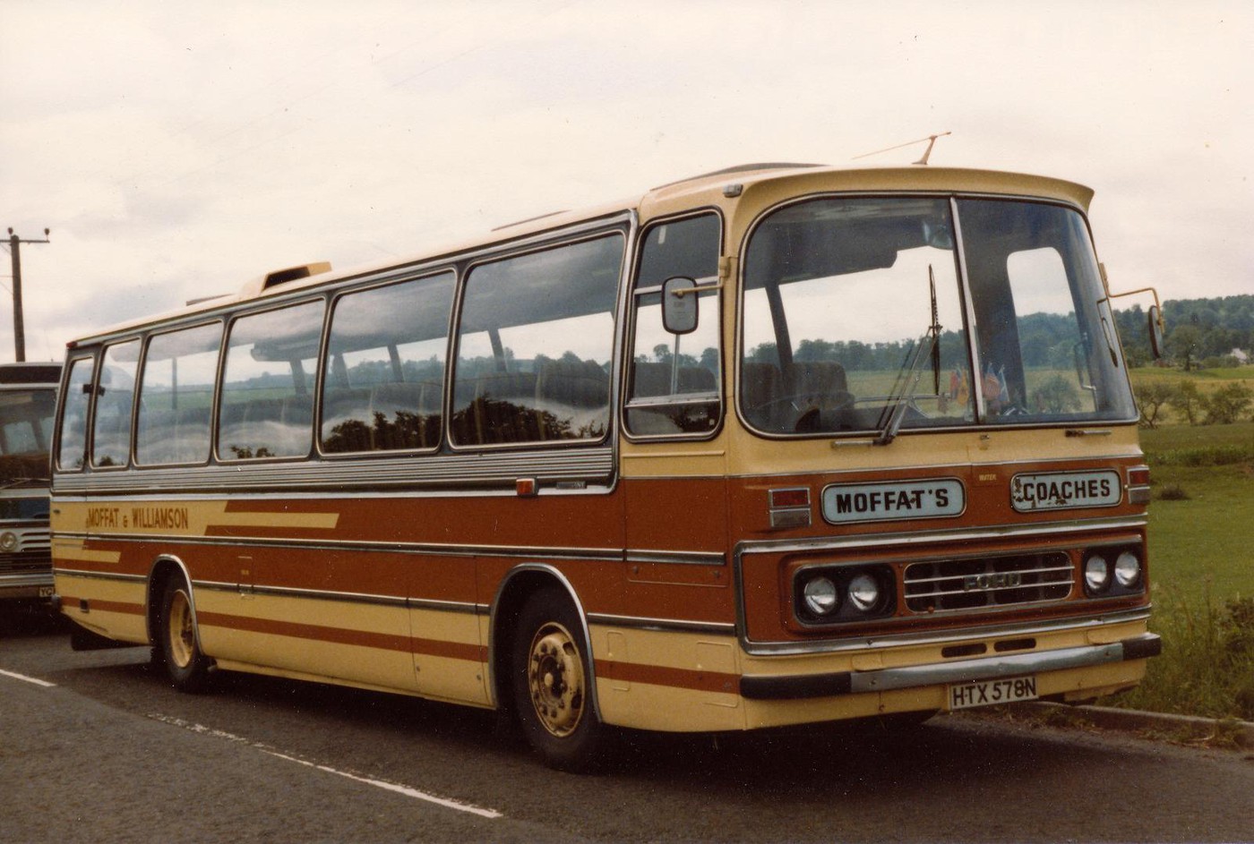 Photo HTX578N Moffat & Williamson Ford R1114 /Duple Dominant C53F.New