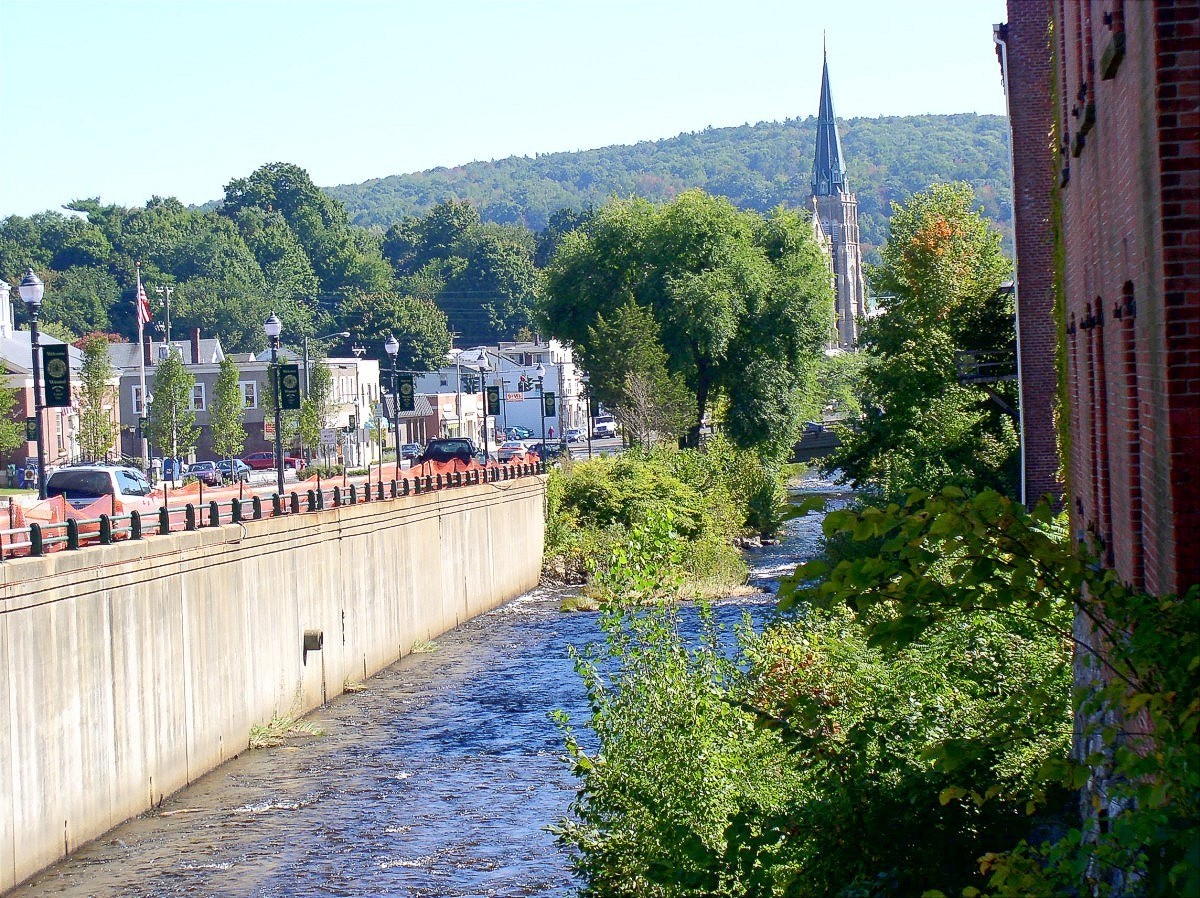 Photo WINSTED MAD RIVER WINCHESTER WINSTED WINCHESTER CENTER