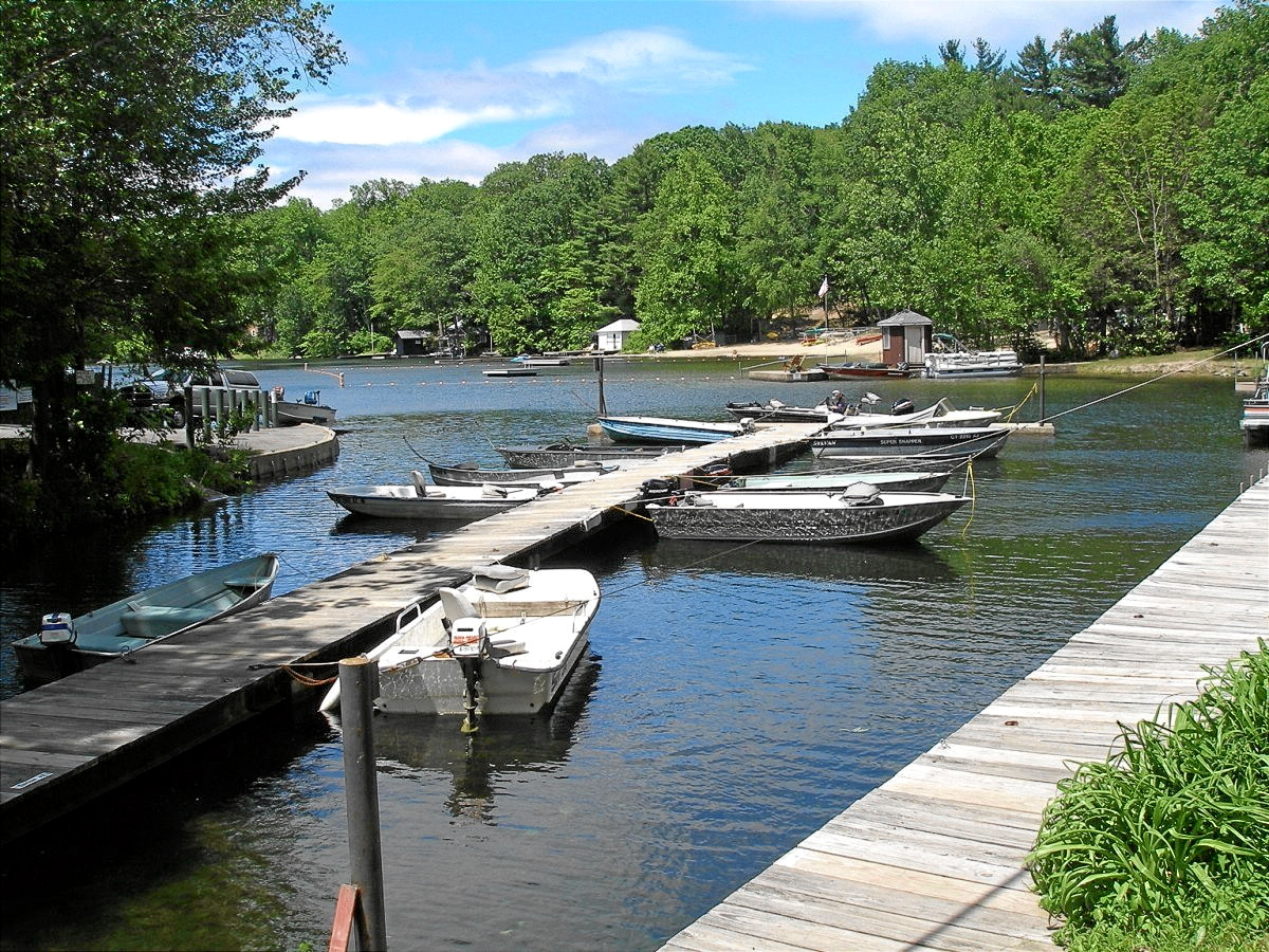 Photo BARKHAMSTED WEST HILL POND 01 BARKHAMSTED PLEASANT