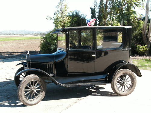 Photo: 1924 Ford Model T 2 Door Sedan a | 1908 to 1927 Ford model T ...