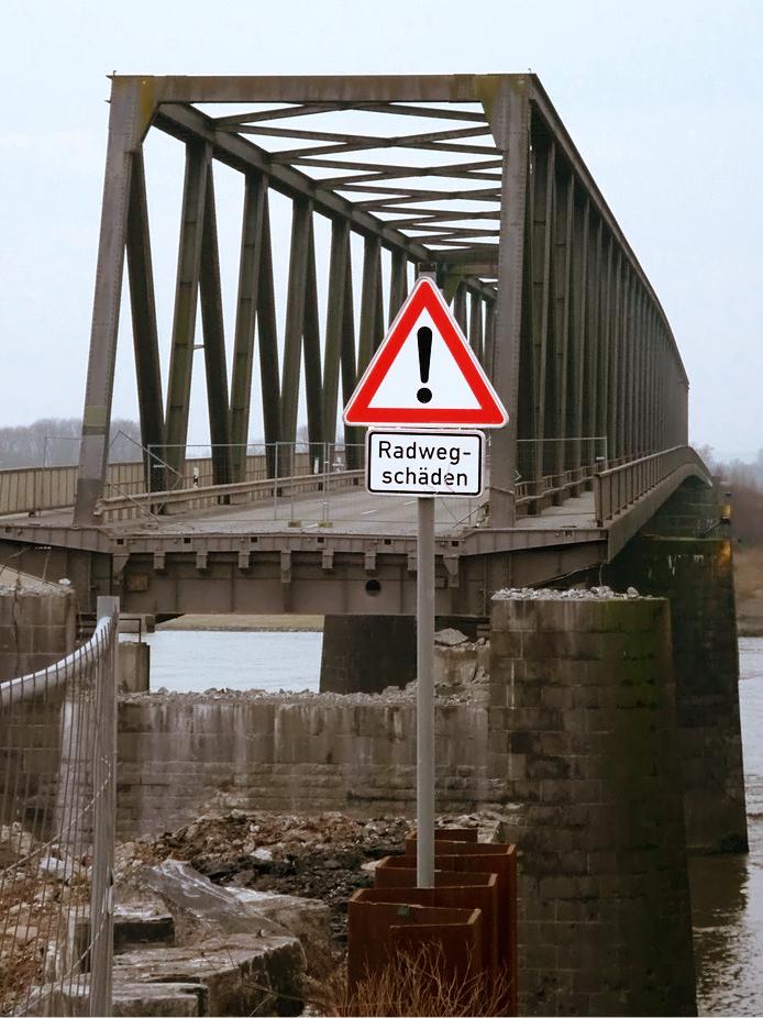 Radwegschäden auf der Rheinbrücke