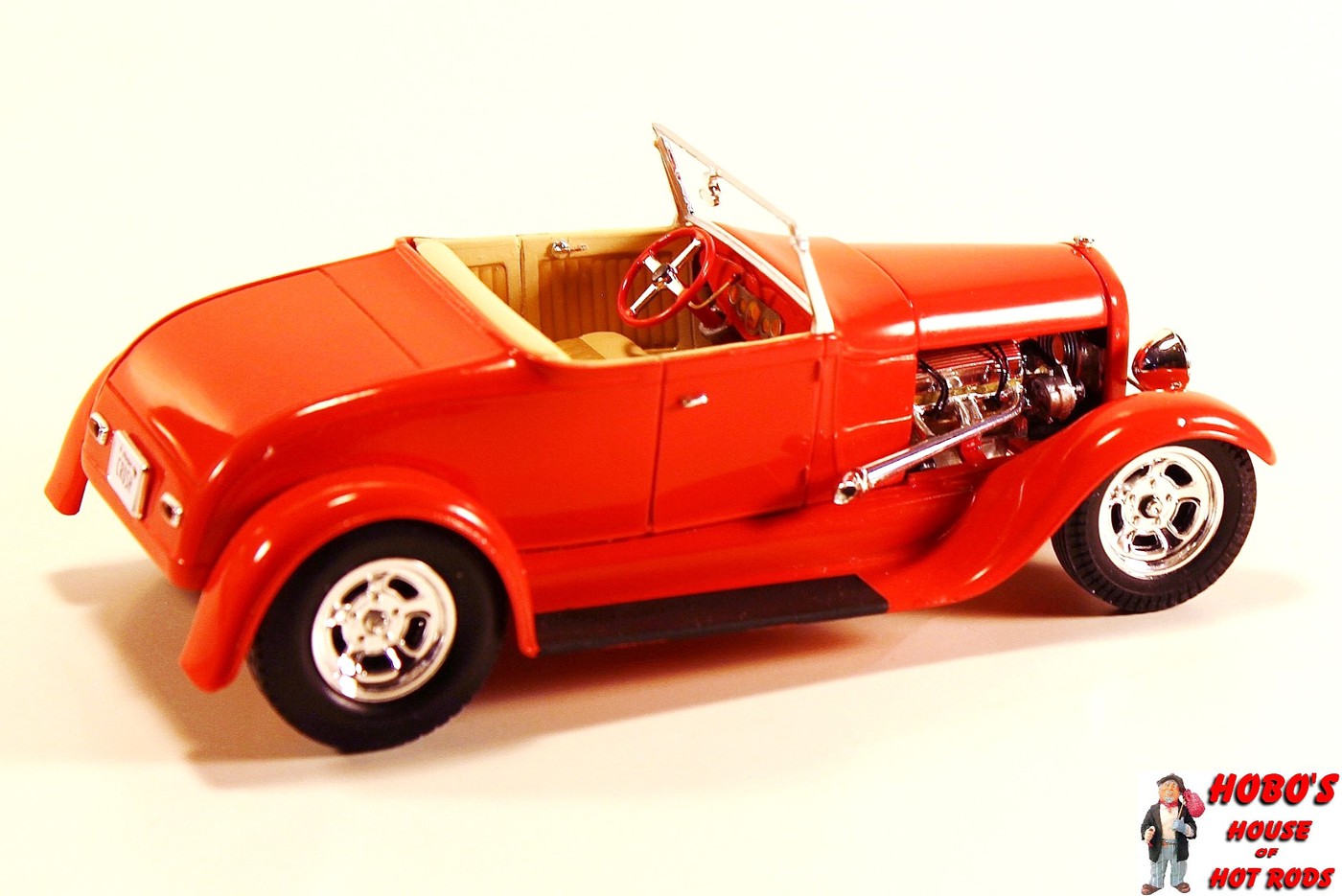 Photo Tamiya Bright Orange / Testors Wet Look Clear paint. Hot Rod