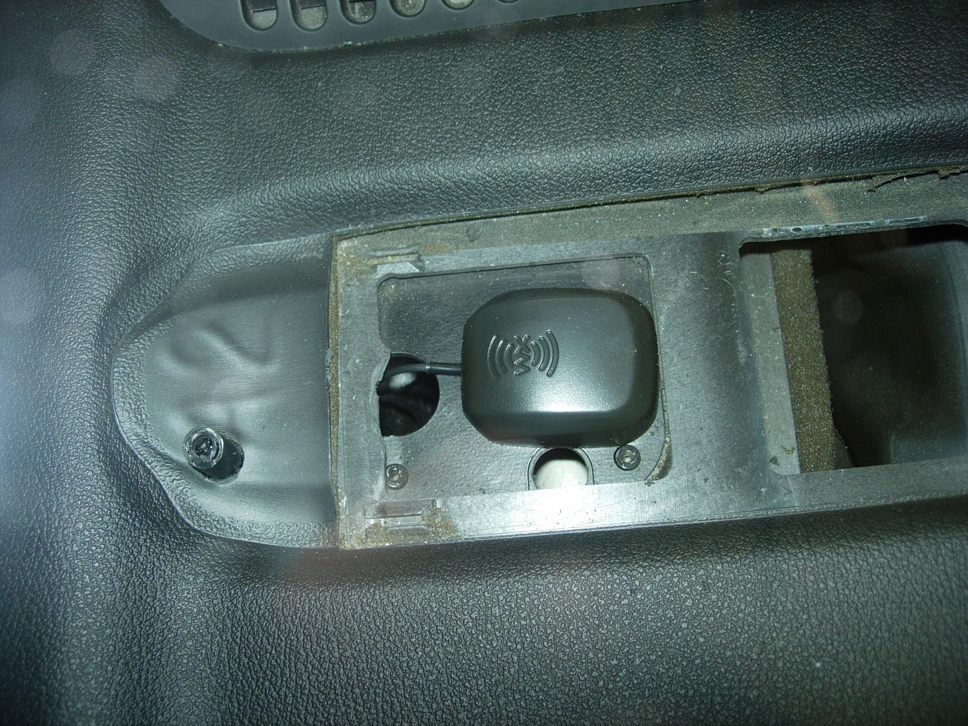 Photo XM antenna location under vent Radio album MarTT