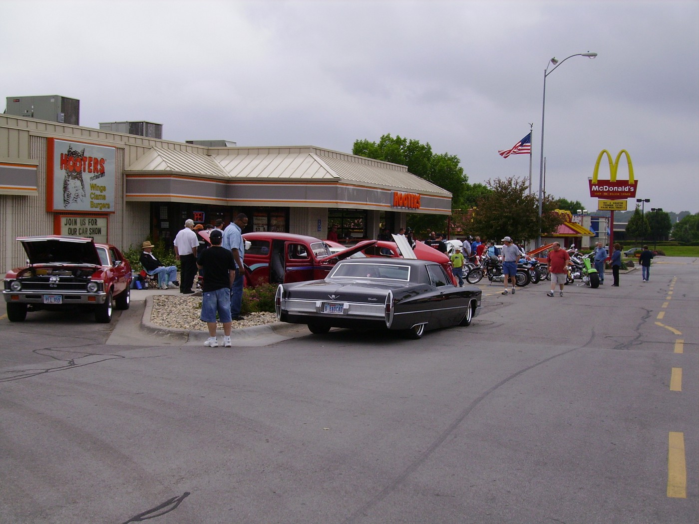 Photo PICT0245 Hooter's Car Show Omaha,Ne 06112006 album DRASTIC