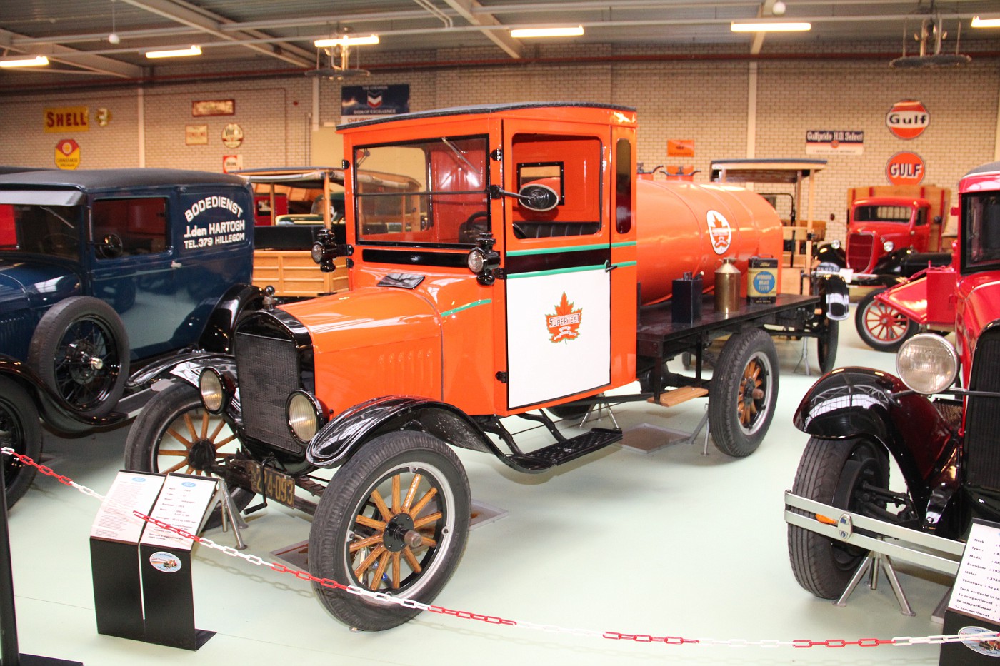 Photo: 1919 Ford Model T Tank Truck00 | DeHartogh's Museum, Hillegom/NL ...