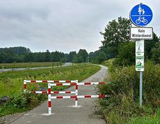 Geh-/Radweg für Radfahrende abgesperrt!