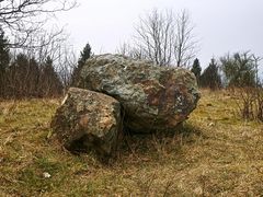 Steinchen auf Velmertot