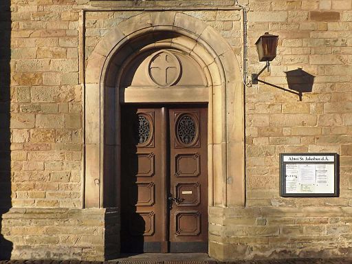 Eingang der Abteikirche