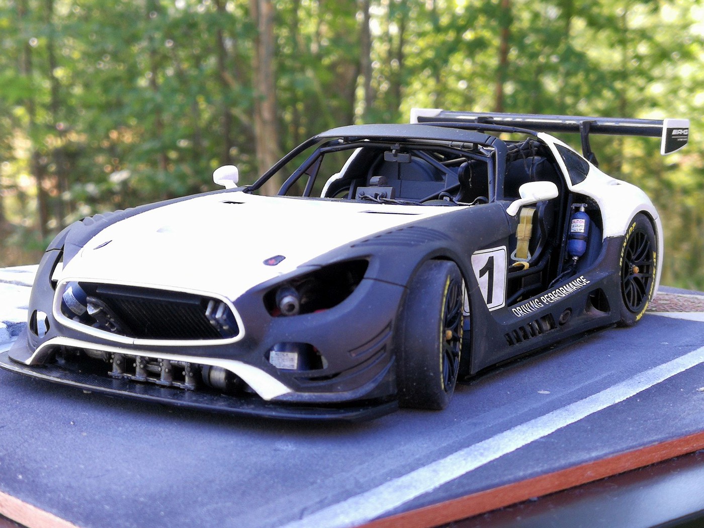 AMG GT3 - Moded Amggt3_outside_shots6-vi