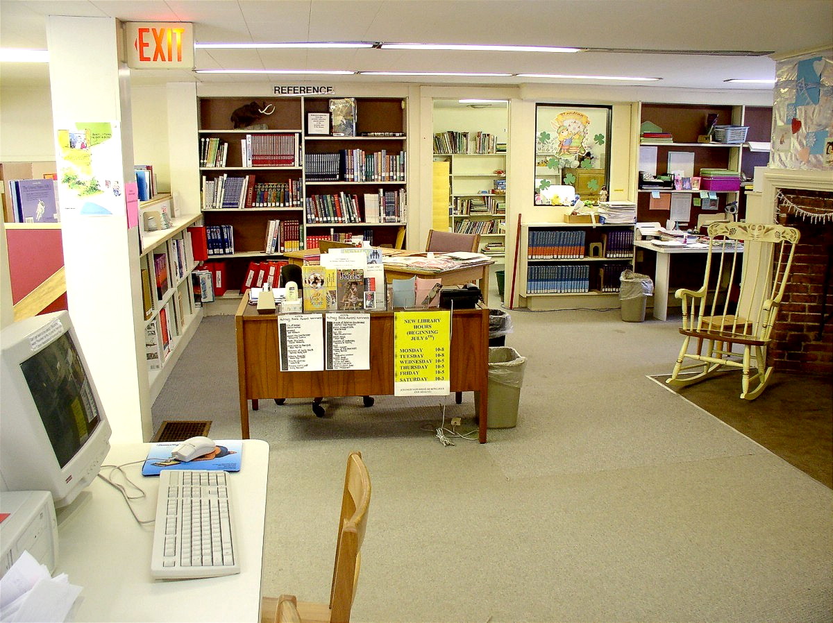 Photo WAREHOUSE POINT LIBRARY ASSOC 03.jpg EAST WINDSOR BROAD