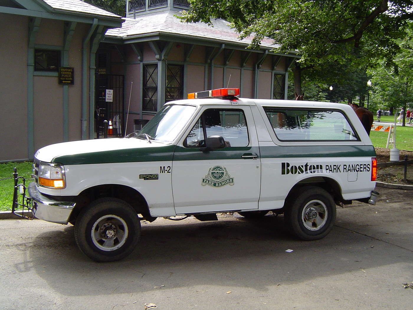 copcar dot com - The home of the American Police Car - Photo Archives
