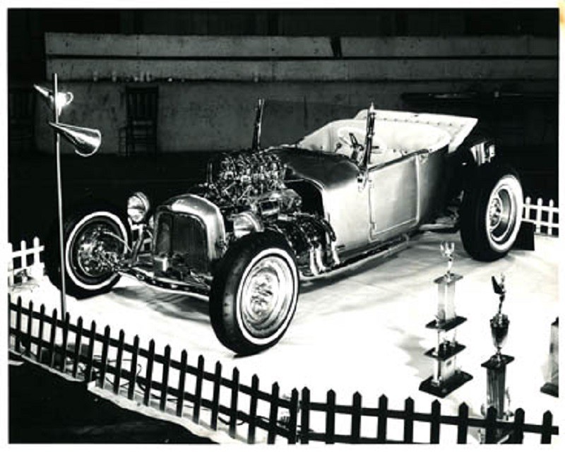 Photo Tom Sanborn's T MODEL T'S AT INDOOR & OUT DOOR HOT ROD