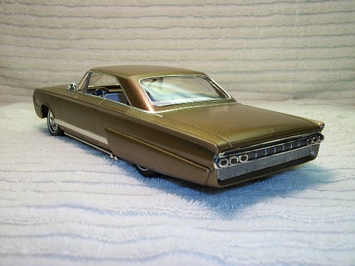 AMT – Mercury Marauder 1964 – Maquette 1/25 – Plus De 170 Pièces, 21,6 Cm – Kit 3 En 1 – Personnalisation – Peinture Et Ciment Requis – Dès 10 Ans