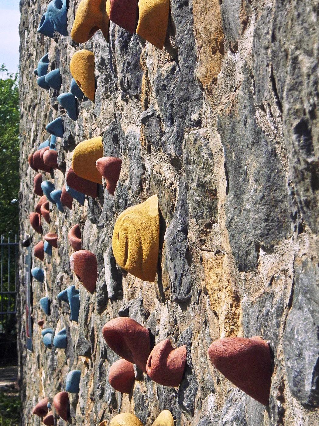 Kletterwand am Aussichtsturm