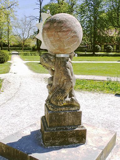 Statue im Schlosspark